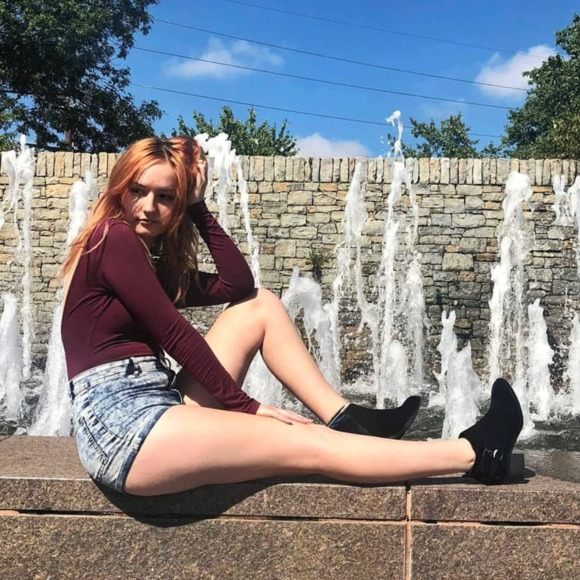 emily_laura